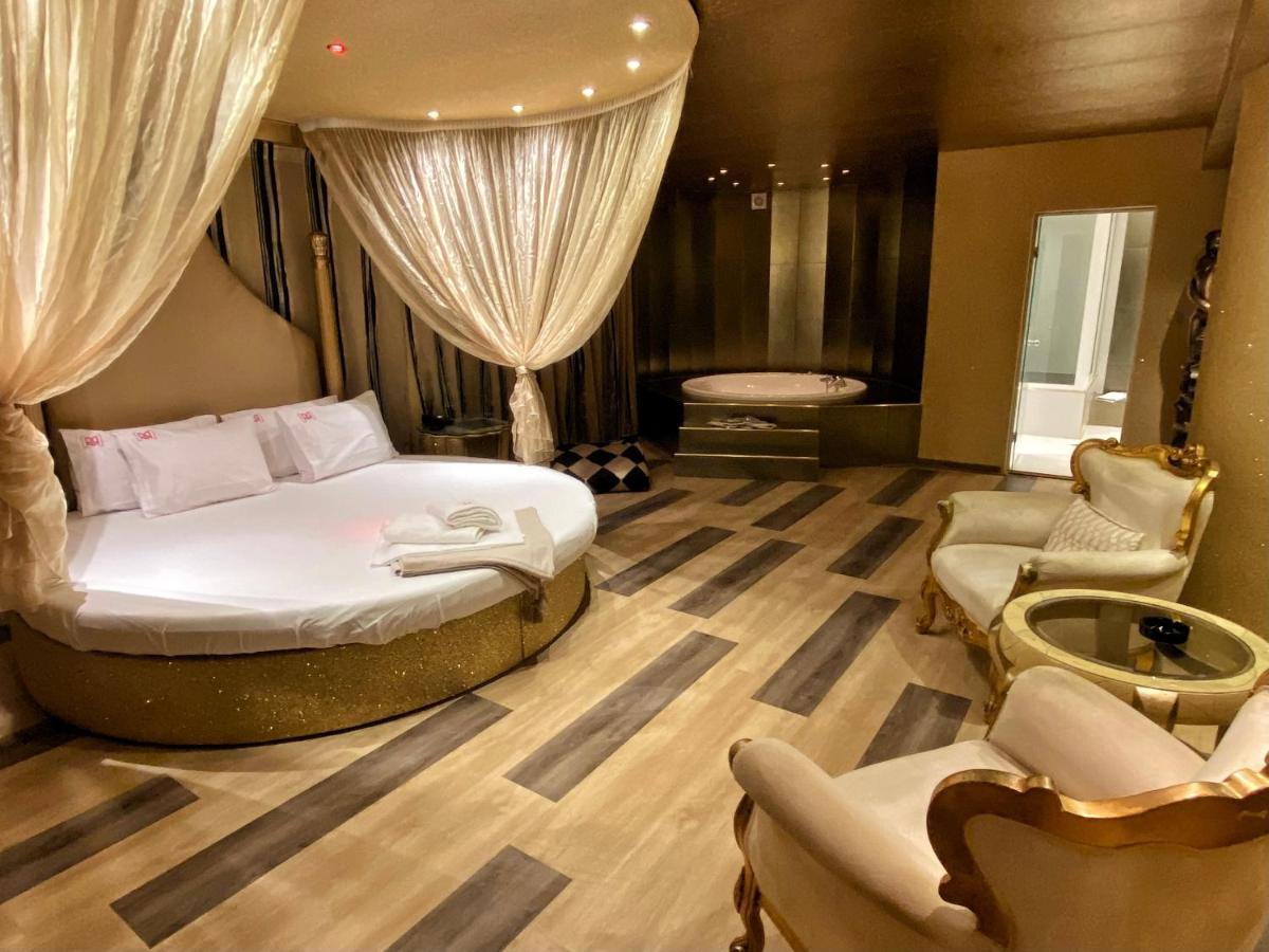 Ruby Rooms Kifisia - Adults Only アテネ エクステリア 写真